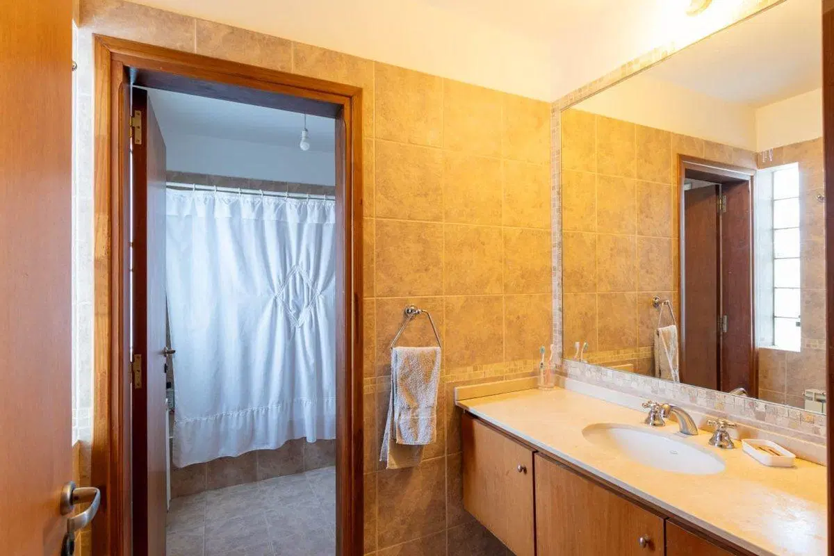 VENTA CASA EN "EL VIEJO ALGARROBO" 4 DORMITORIOS 8