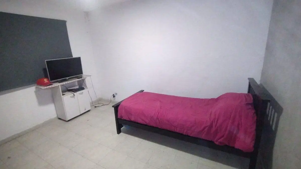 SE VENDE CASA EN ZONA SUR 3 DORM OPORTUNIDAD! 4