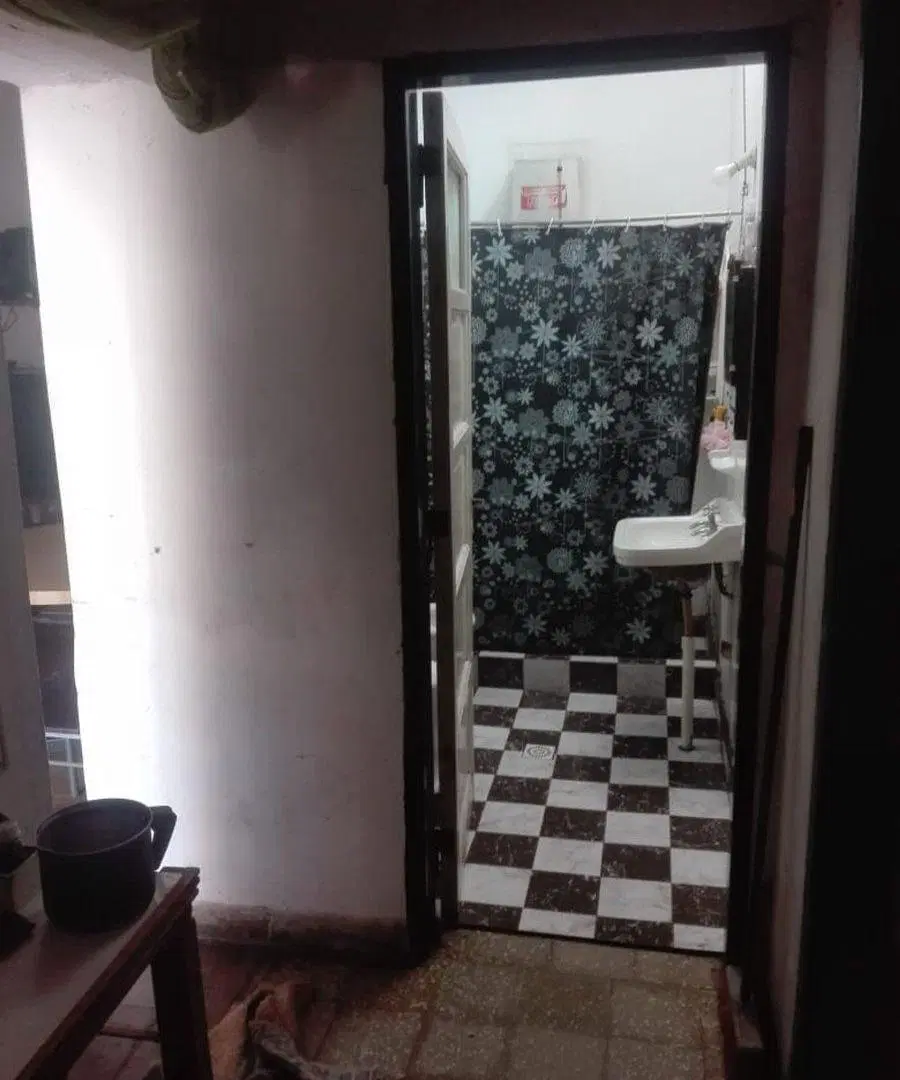 VENTA CASA MAS DEPTO A REFACCIONAR BARRIO COLON 8