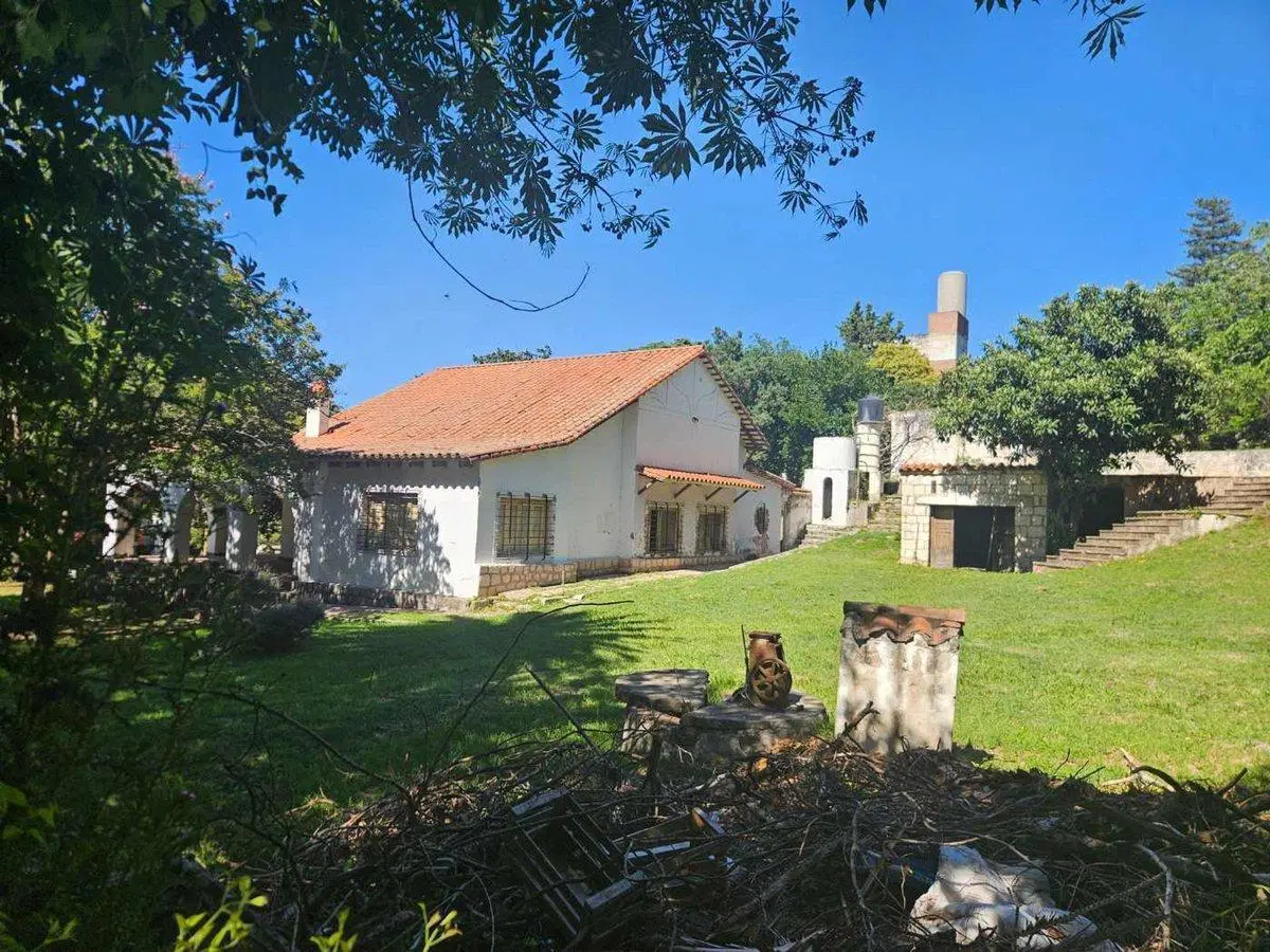 VENTA CASONA 4 DORM UNQUILLO TERRENO ESQUINA 2