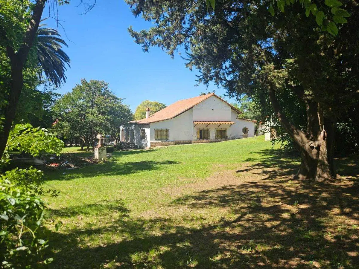 VENTA CASONA 4 DORM UNQUILLO TERRENO ESQUINA 5