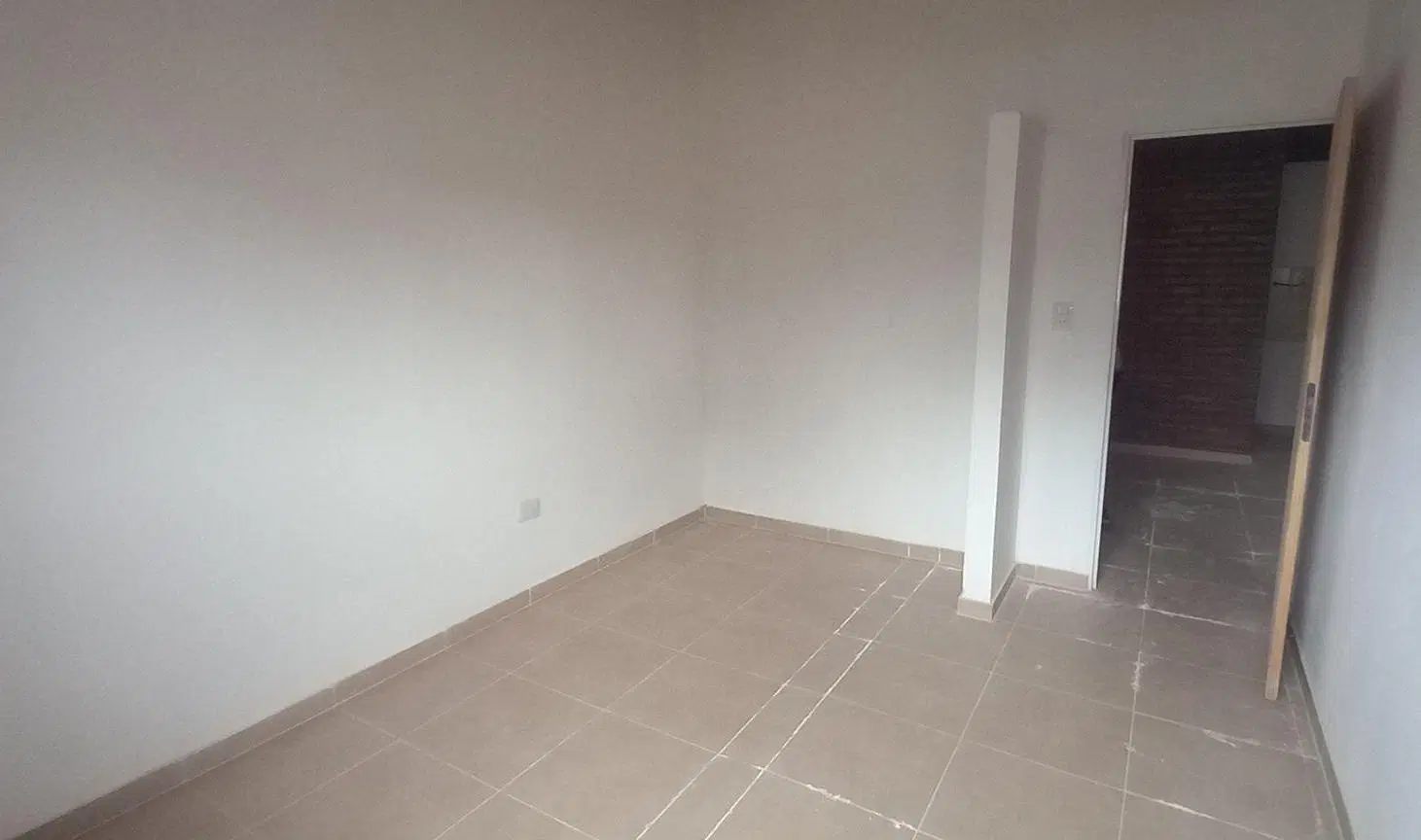 VENTA CASA 2 DORMITORIOS  PILETA COCHERA SAN ROQUE 3