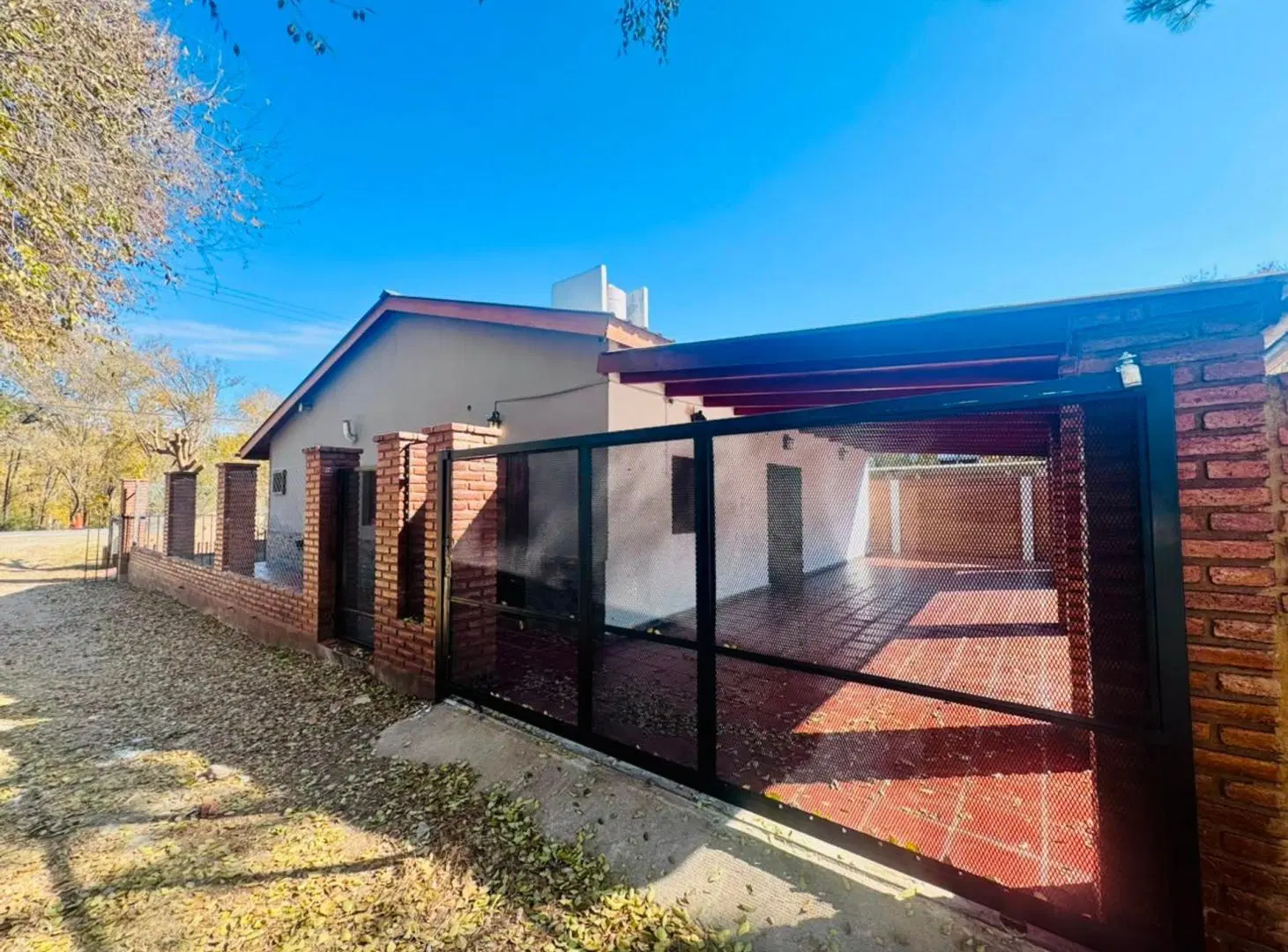 VENTA CASA SOBRE RUTA E55 PILETA 4 DORMITORIOS 4