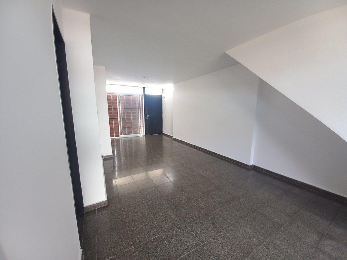 Foto de Venta Duplex Zona Sur Apto Credito, imagen 2