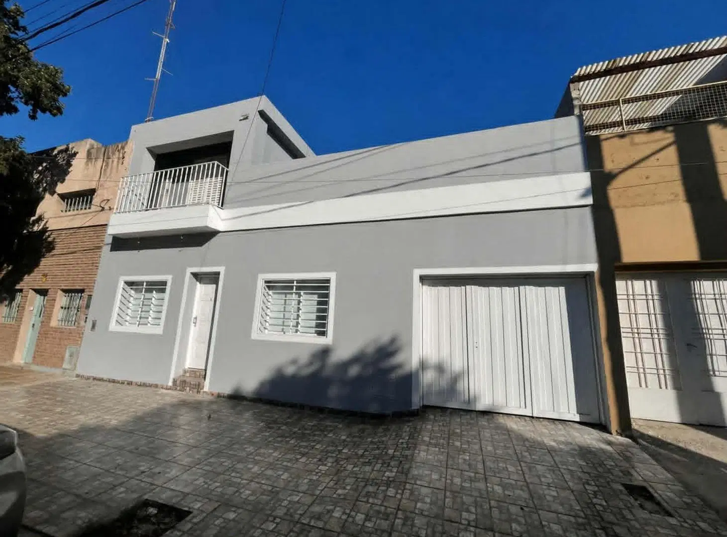 VENTA 2 DPTOS EN ALTO ALBERDI CON COCHERA 5
