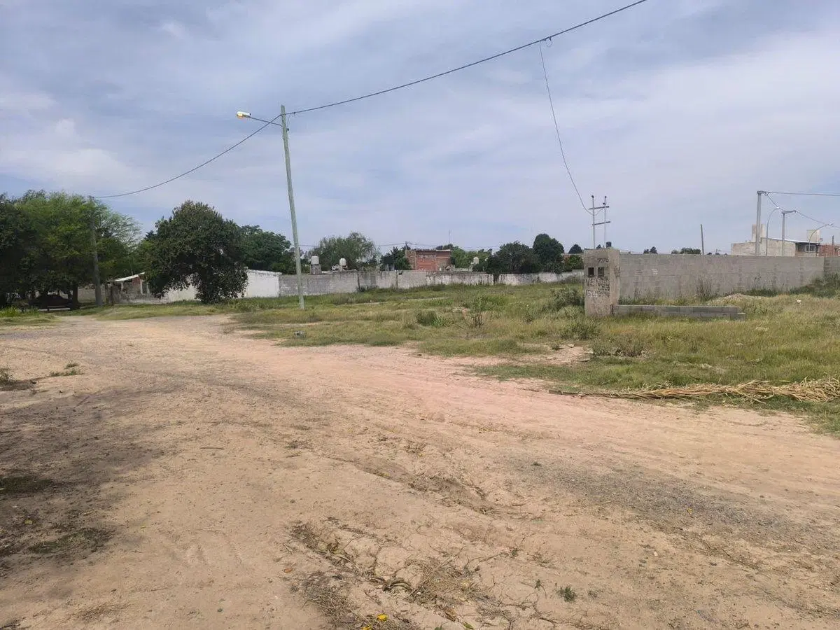 VENTA LOTE ITUZAINGO 250 M2 SOBRE AVENIDA 2