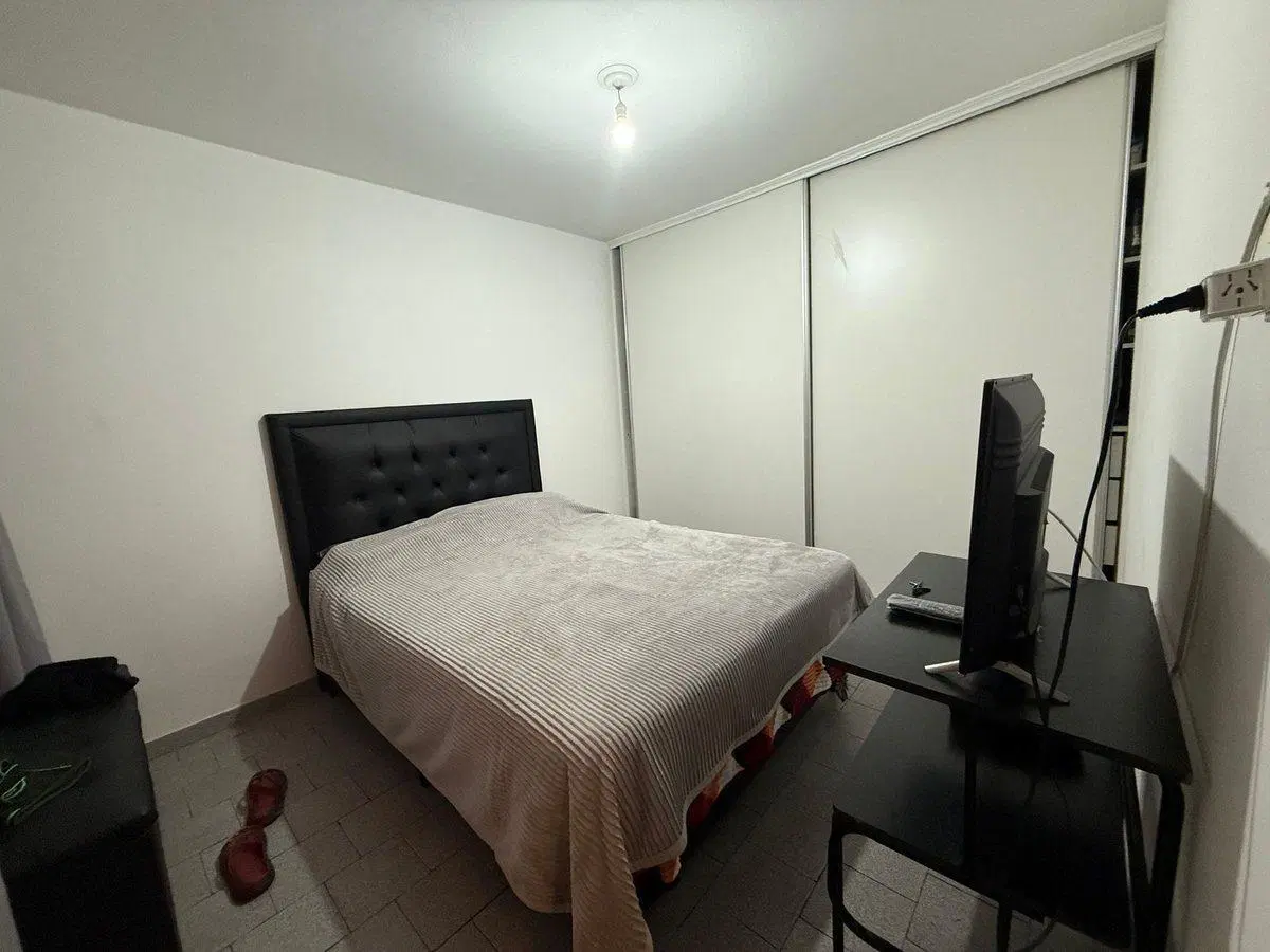 VENDE CASA EN BARRIO DEAN FUNES 4