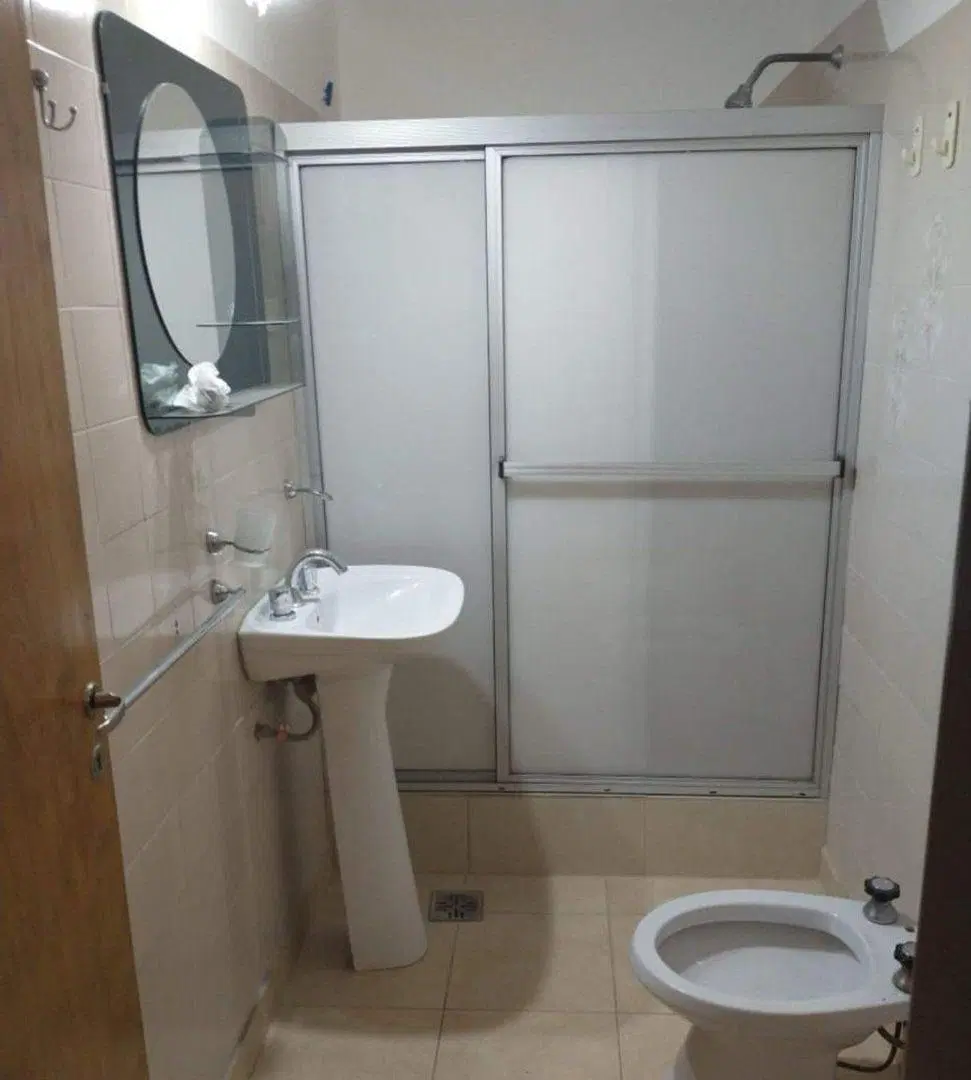 VENDE CASA EN BARRIO DEAN FUNES 8