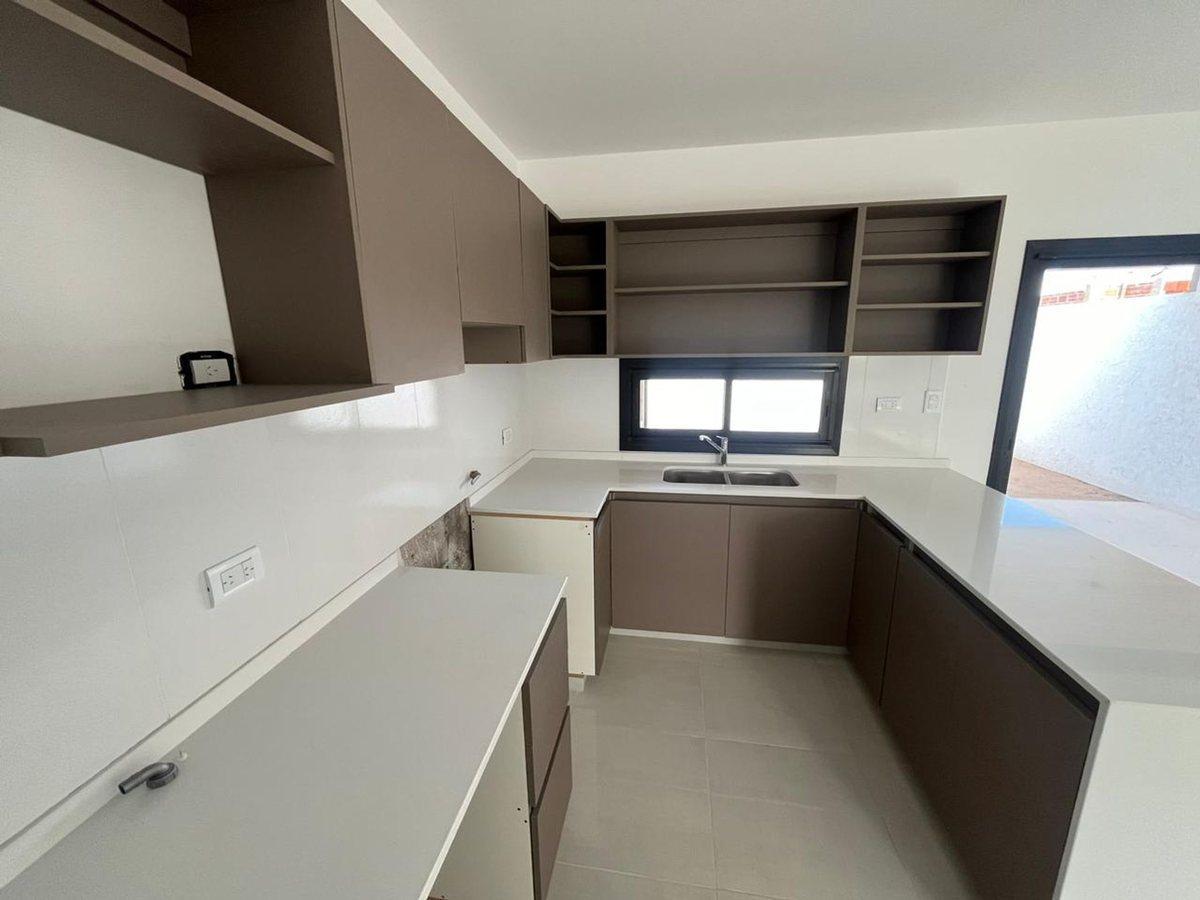 Foto de VENTA DUPLEX QUEBRADA DE MANANTIALES 3 DORMITORIOS, imagen 2