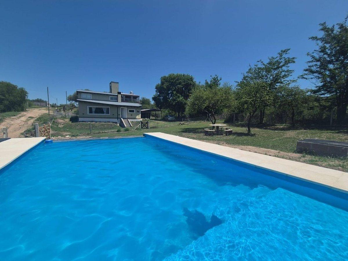 Foto de VENTA - Casa Villa Pque Siquiman 3 dorm GRAN LOTE, imagen 2