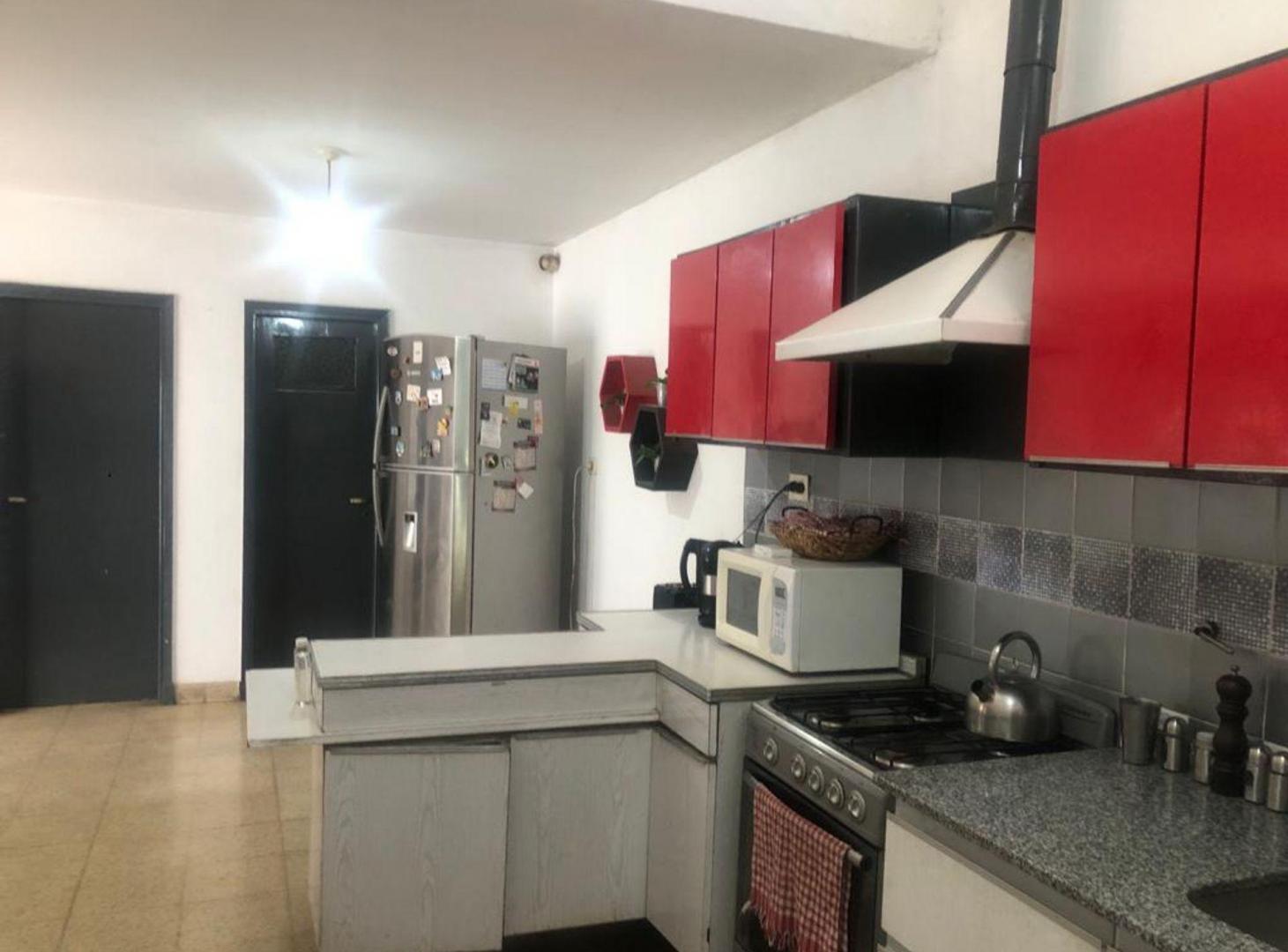 Foto de VENTA CASA 3 DORMIT BARRIO MAIPU, imagen 3