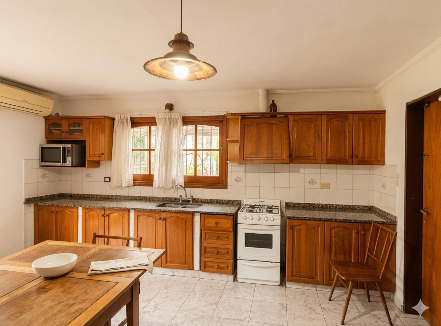 Foto de VENTA CASA 3 DORMITORIOS ARGUELLO CÓRDOBA CAPITAL, imagen 2