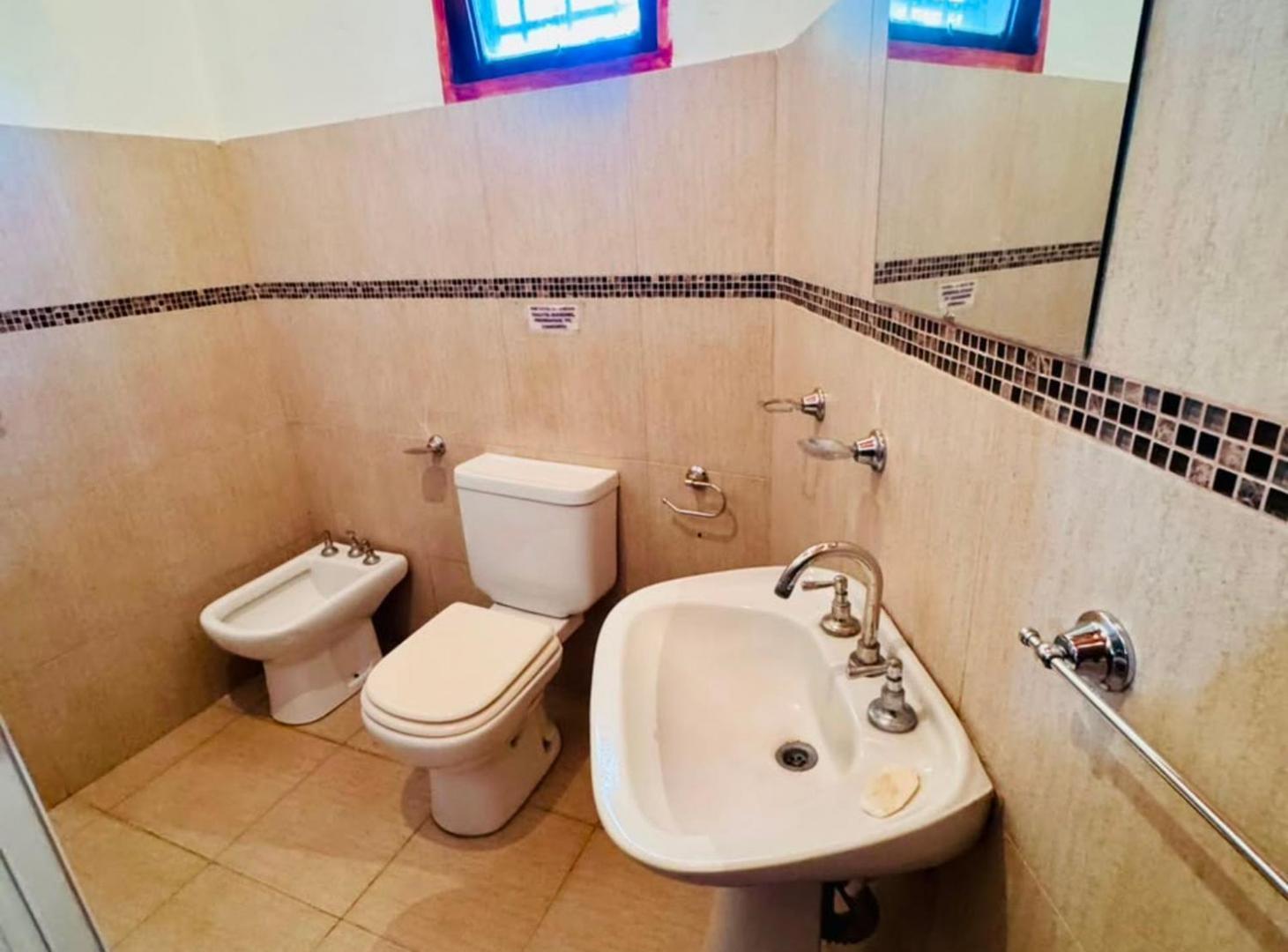 Foto de VENTA CASA SOBRE RUTA E55 PILETA 4 DORMITORIOS, imagen 5