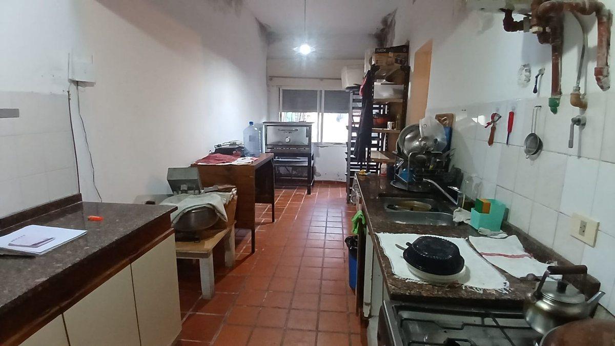Foto de CASA MAS DEPTO A REFACCIONAR AMEGHINO SUD, imagen 4