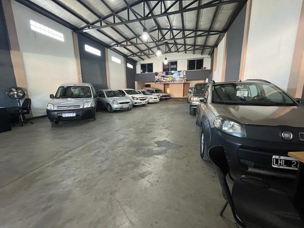 Foto de VENTA GALPON COMERCIAL sobre Avenida Sabattini, imagen 1