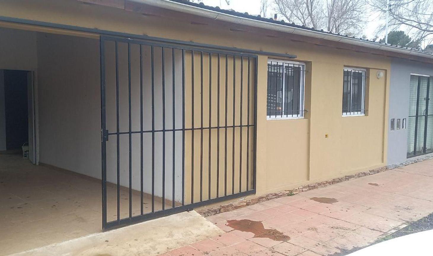 Foto de VENTA CASA 2 DORMITORIOS PILETA COCHERA SAN ROQUE, imagen 3