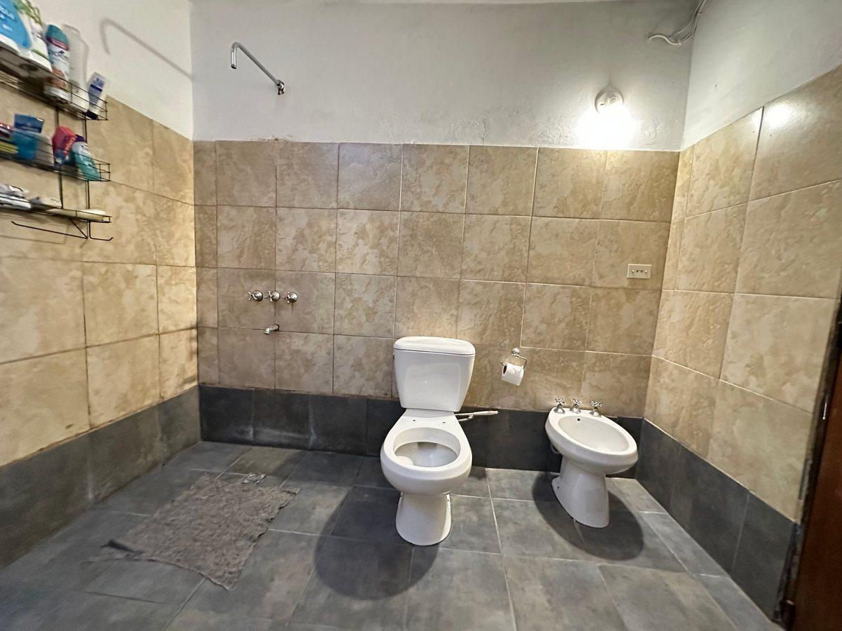 Foto de VENTA CASA ESQUINA 2 DORMITORIOS B BIALET MASSE, imagen 4