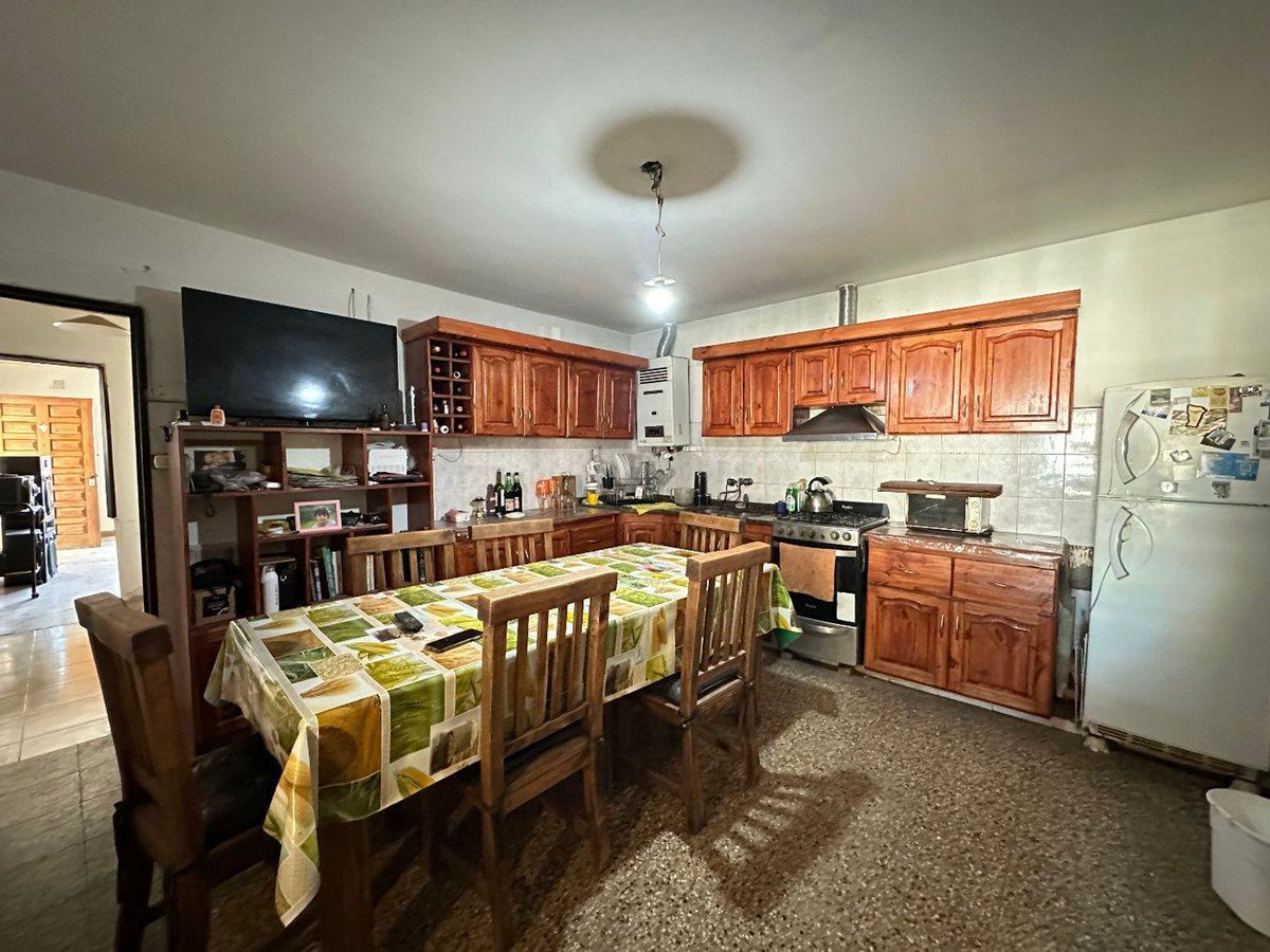 Foto de VENTA CASA ESQUINA 2 DORMITORIOS B BIALET MASSE, imagen 2