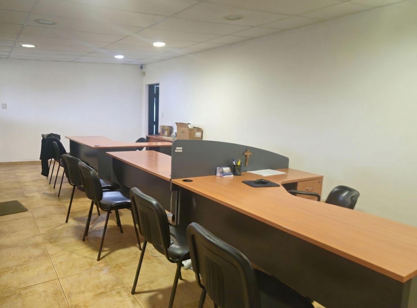 Foto de Vendo PREDIO c/ GALPON sobre ROTONDA YPF, Ruta 19, imagen 3