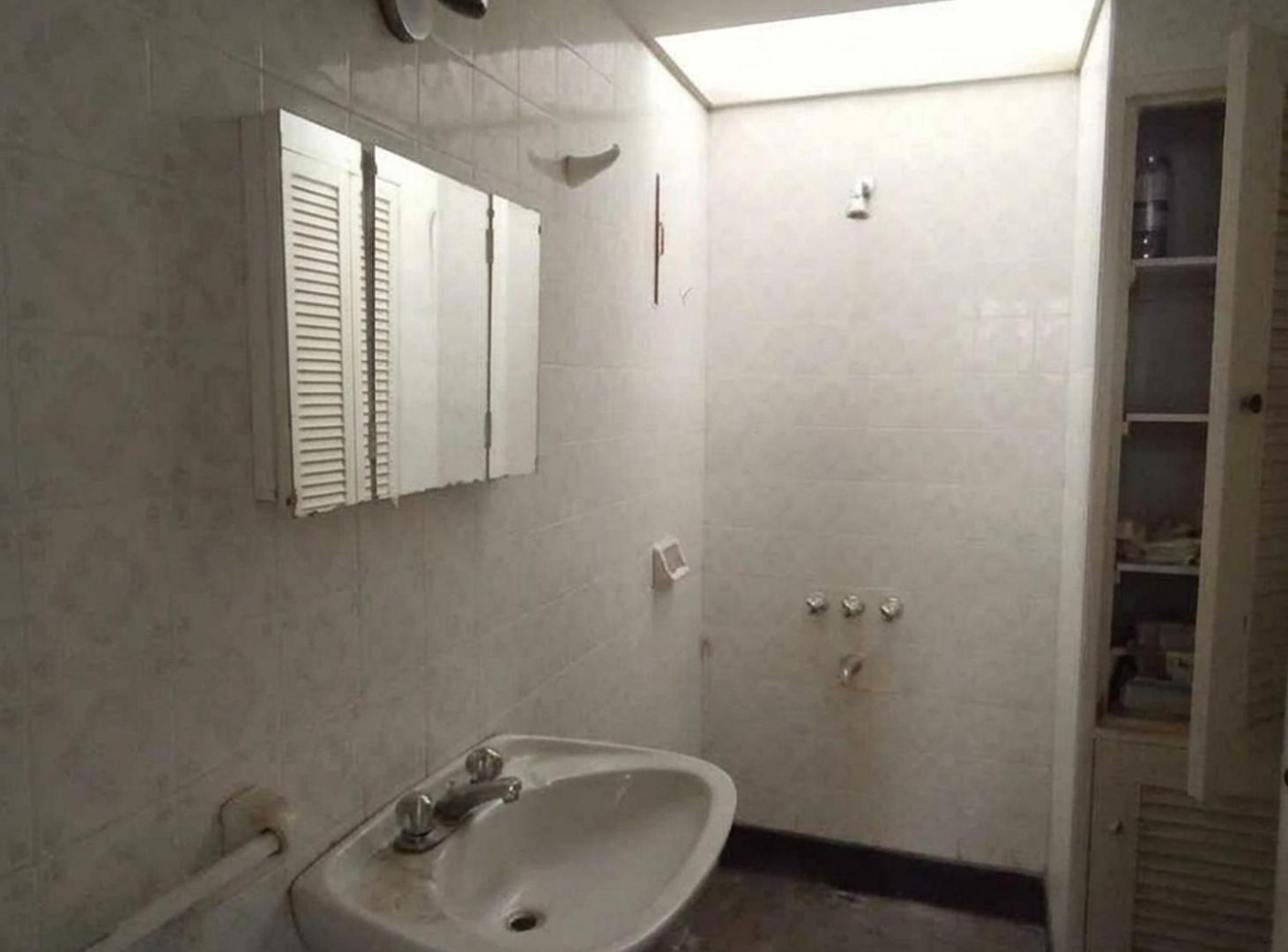 Foto de VENTA CASA – EXCELENTE UBICACIÓN | IDEAL FLIPPING, imagen 4