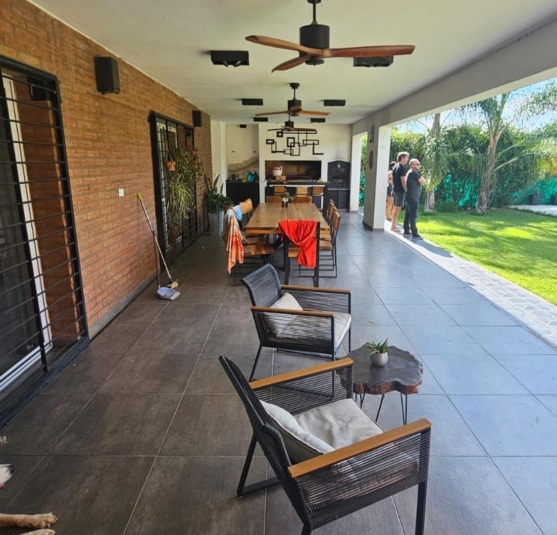 Foto de VENTA CASA 4 DORMITORIOS B° PRIVADO LOS SAUCES, imagen 3