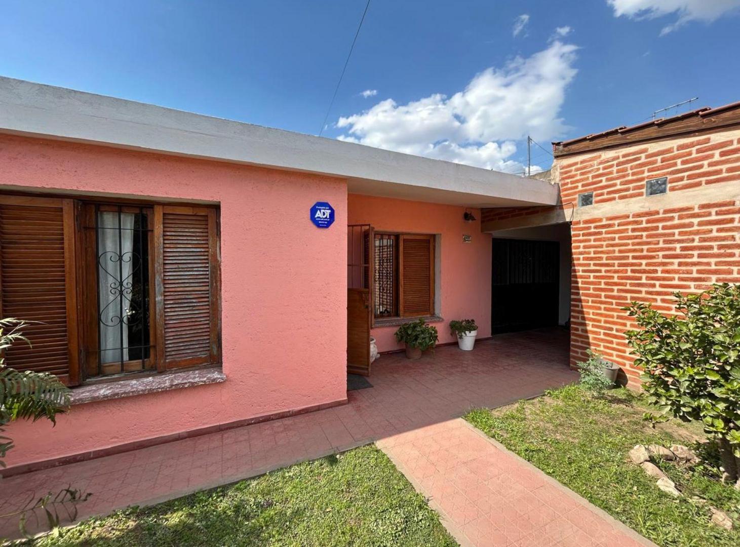 Foto de VENTA CASA y DEPARTAMENTO EN JOSE IGNACIO DIAS, imagen 2