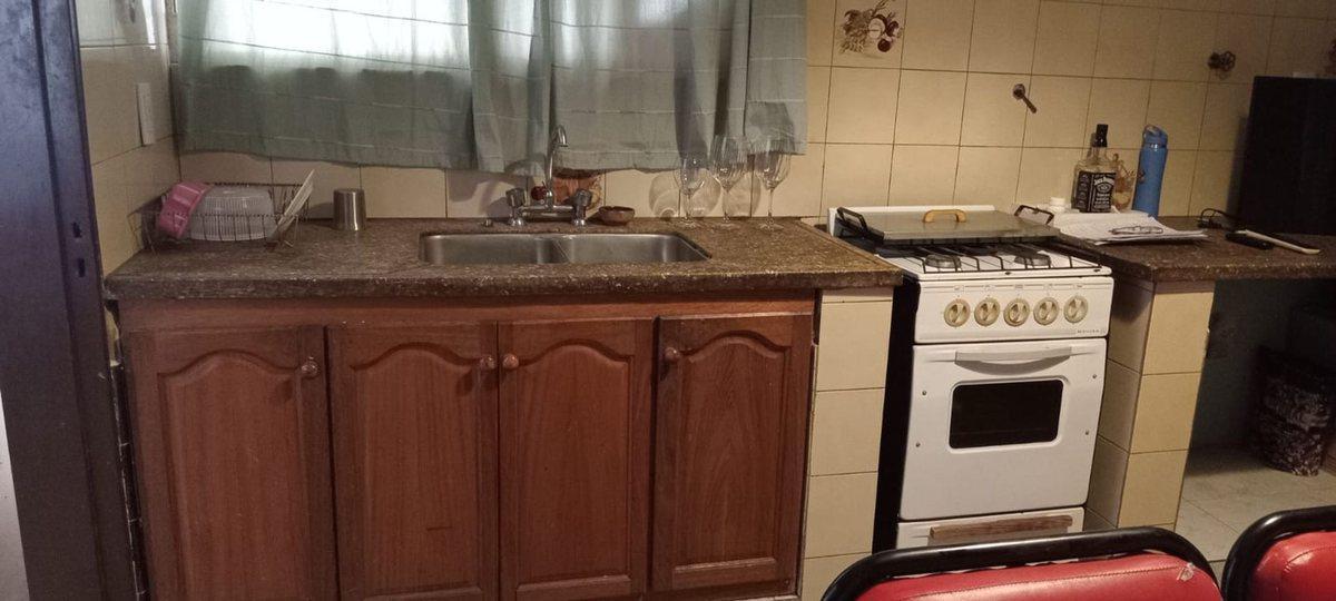 Foto de SE VENDE GRAN TERRENO CON CASA A REFACCIONAR, imagen 3