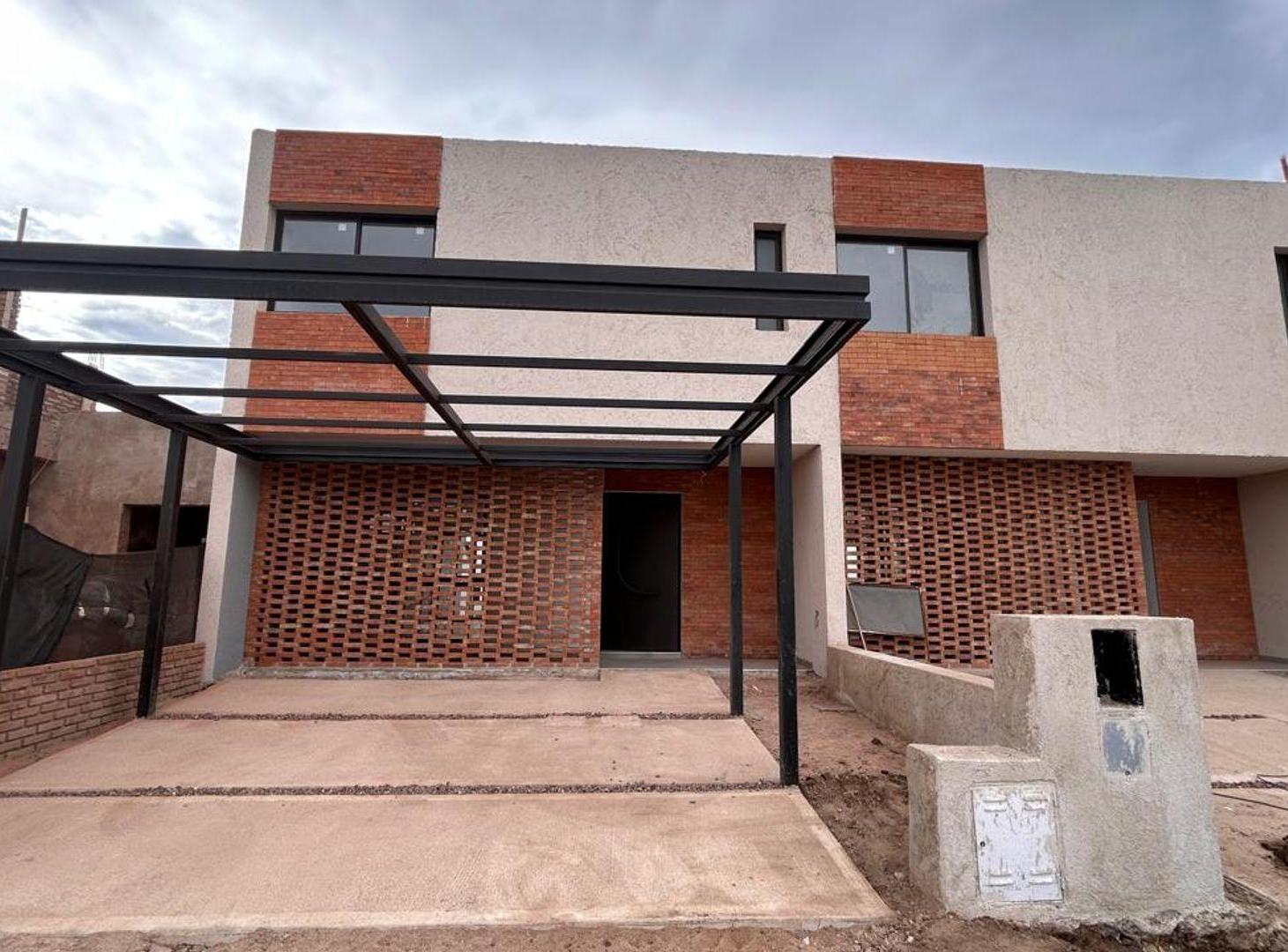 Foto de VENTA DUPLEX 3 DORM EN PAMPAS DE MANANTIALES, imagen 1