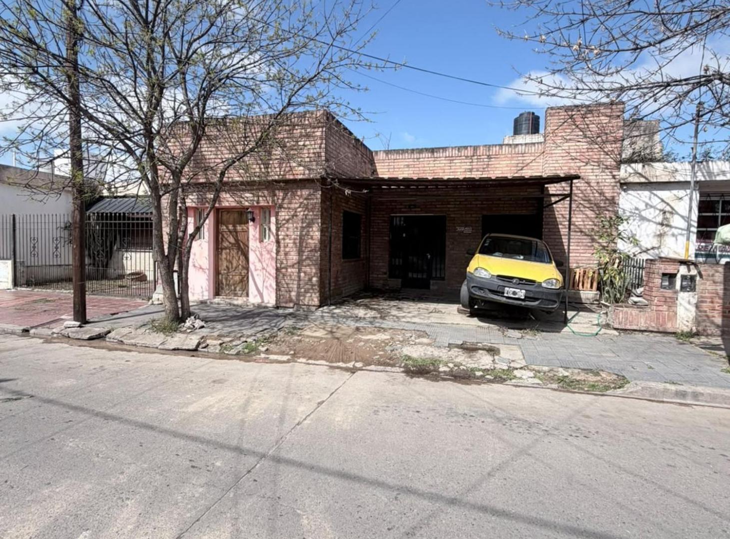 Foto de VENTA CASA FLYPPING EN ALTOS VELEZ SARSFIELD, imagen 1