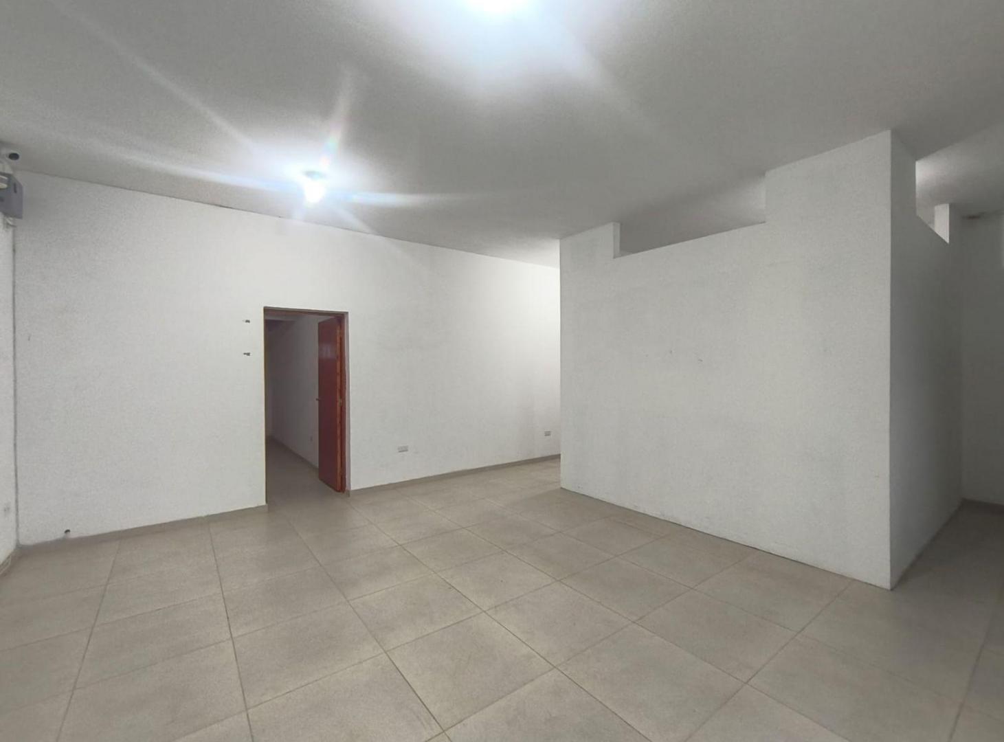 Foto de LOCAL COMERCIAL EN ALQUILER BARRIO UNIVERSITARIO, imagen 5