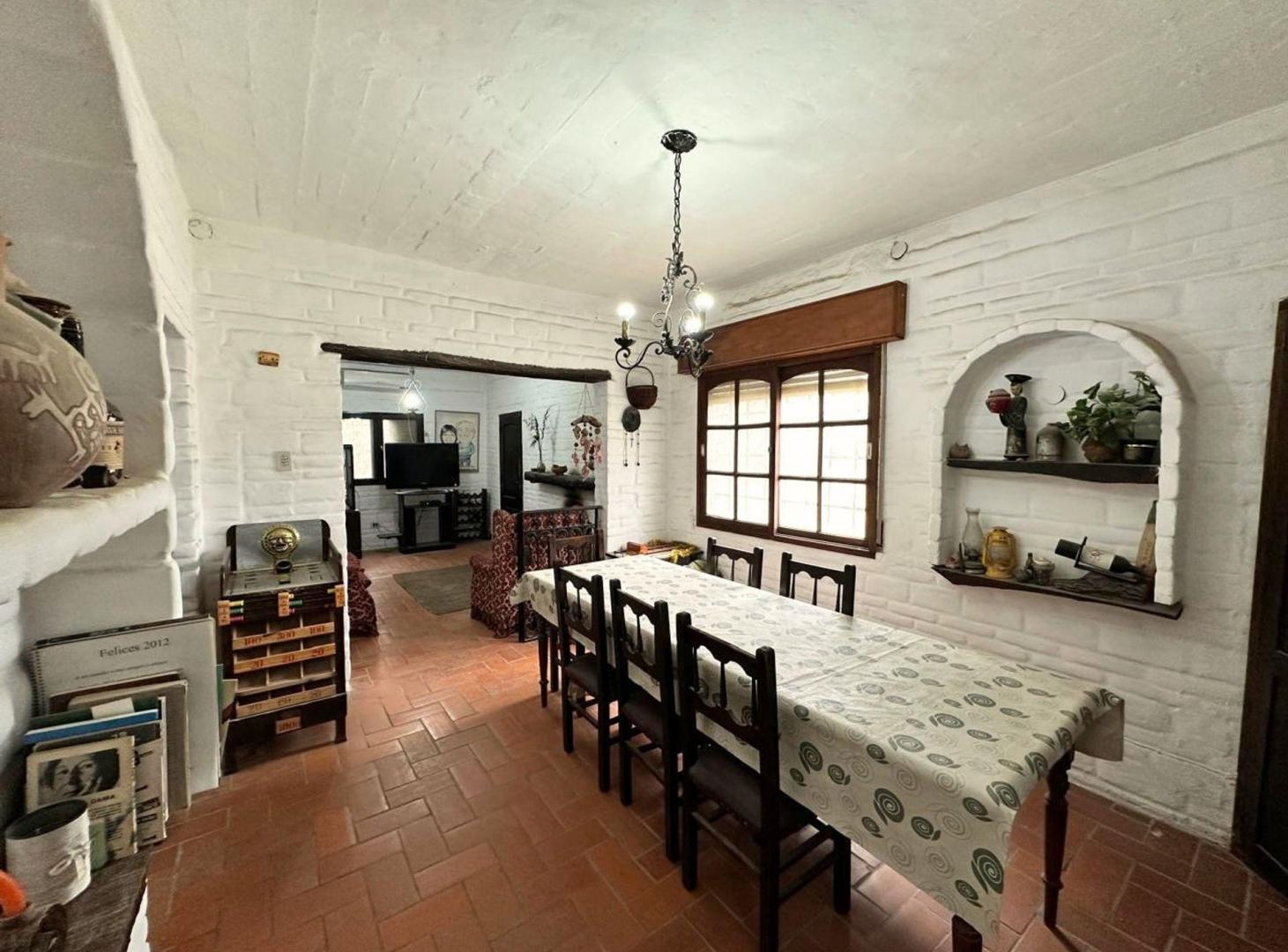 Foto de VENTA CASA ESQUINA 3 DORM CON QUINCHO MINA CLAVERO, imagen 5