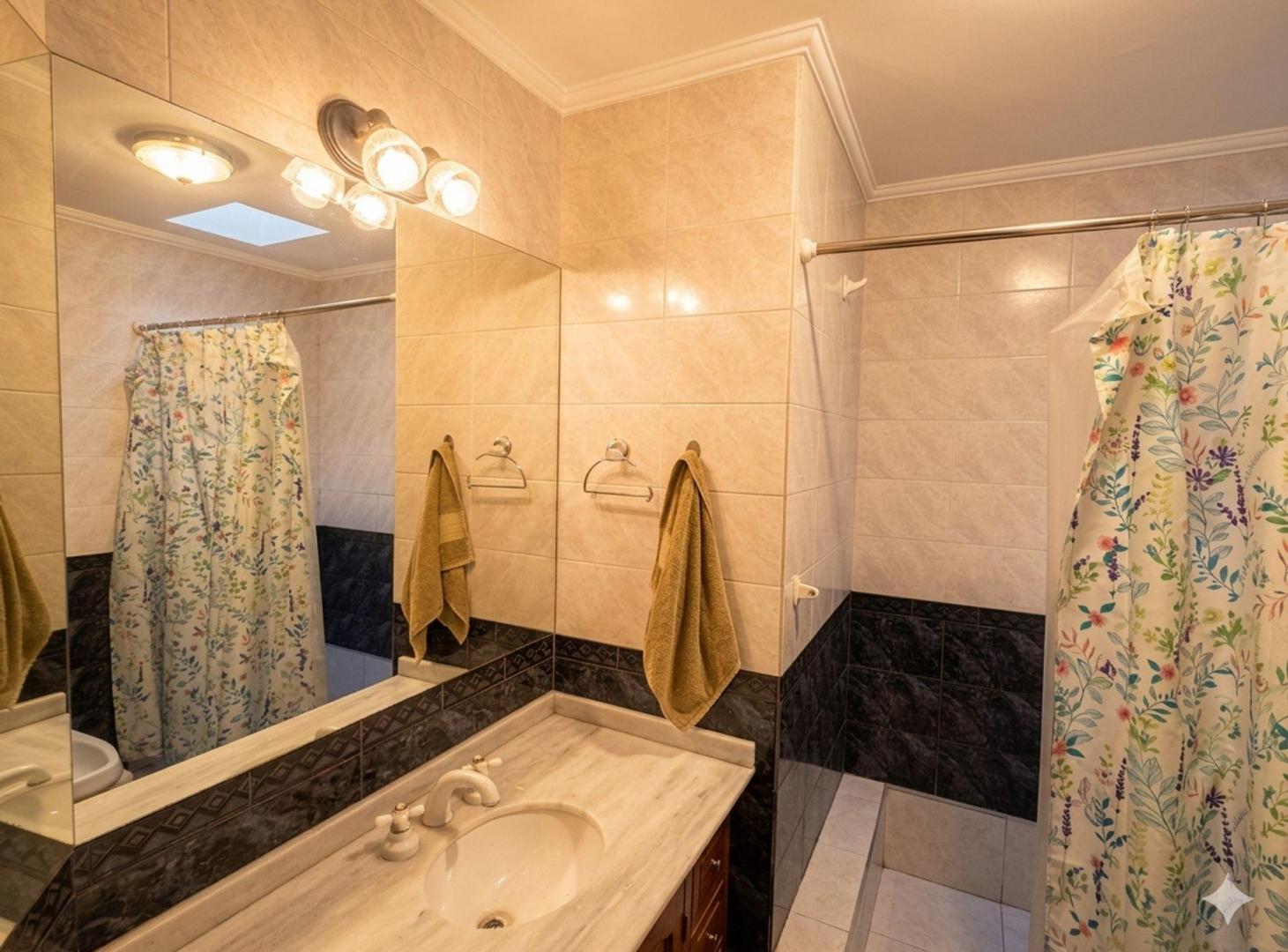 Foto de VENTA CASA 3 DORMITORIOS ARGUELLO CÓRDOBA CAPITAL, imagen 2