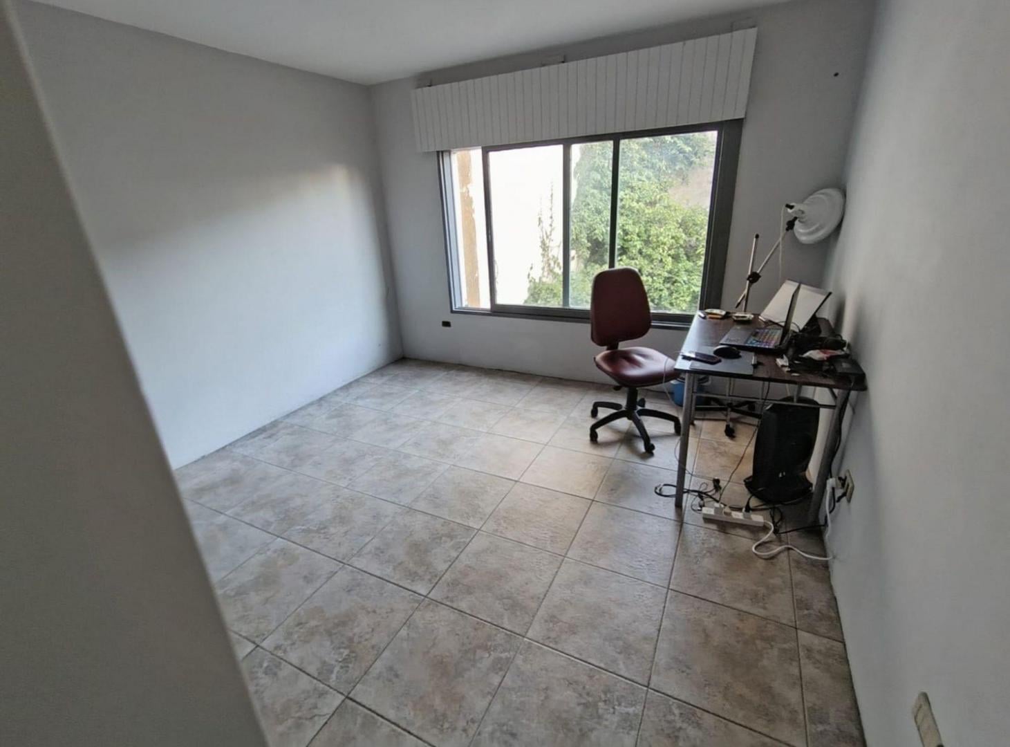 Foto de VENTA DEPARTAMENTO 2 DORMITORIOS BARRIO ALBERDI, imagen 3