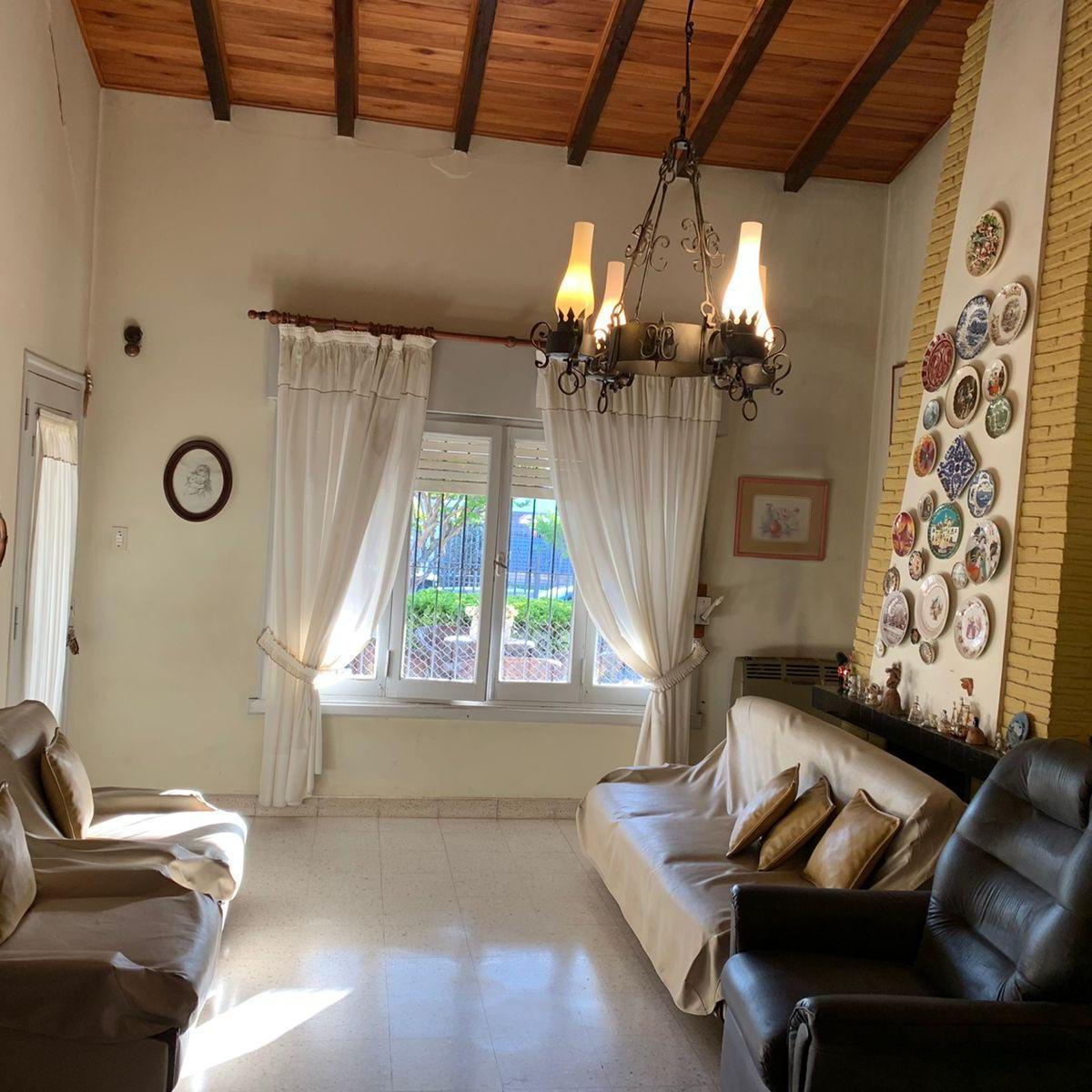 SE VENDE CASA IMPECABLE EN BARRIO JOSE MUÑOZ CARLOS PAZ