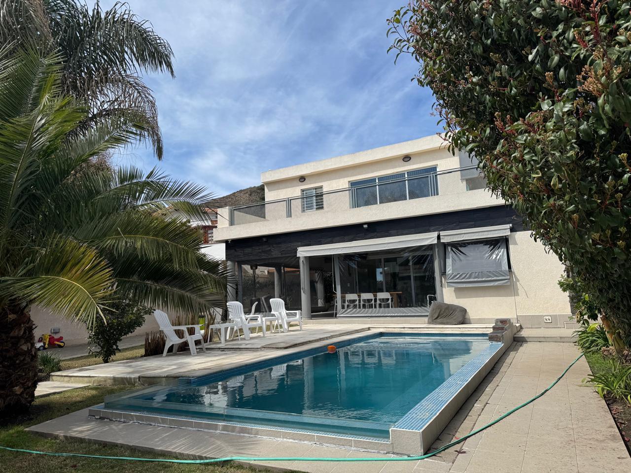 CASA EN VENTA EN CARLOS PAZ