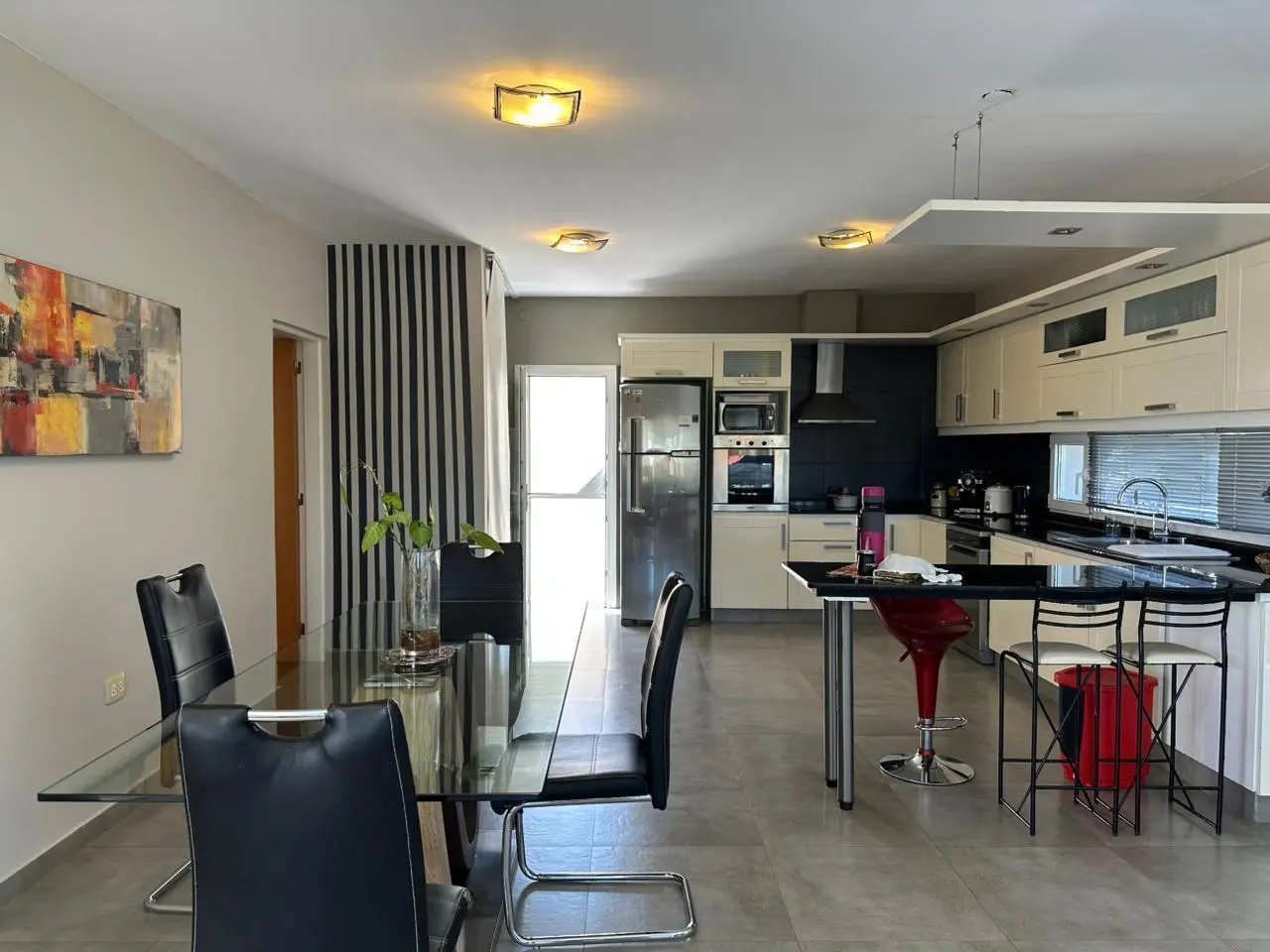 CASA EN VENTA  3 DORMITORIOS EN BECCIU 4