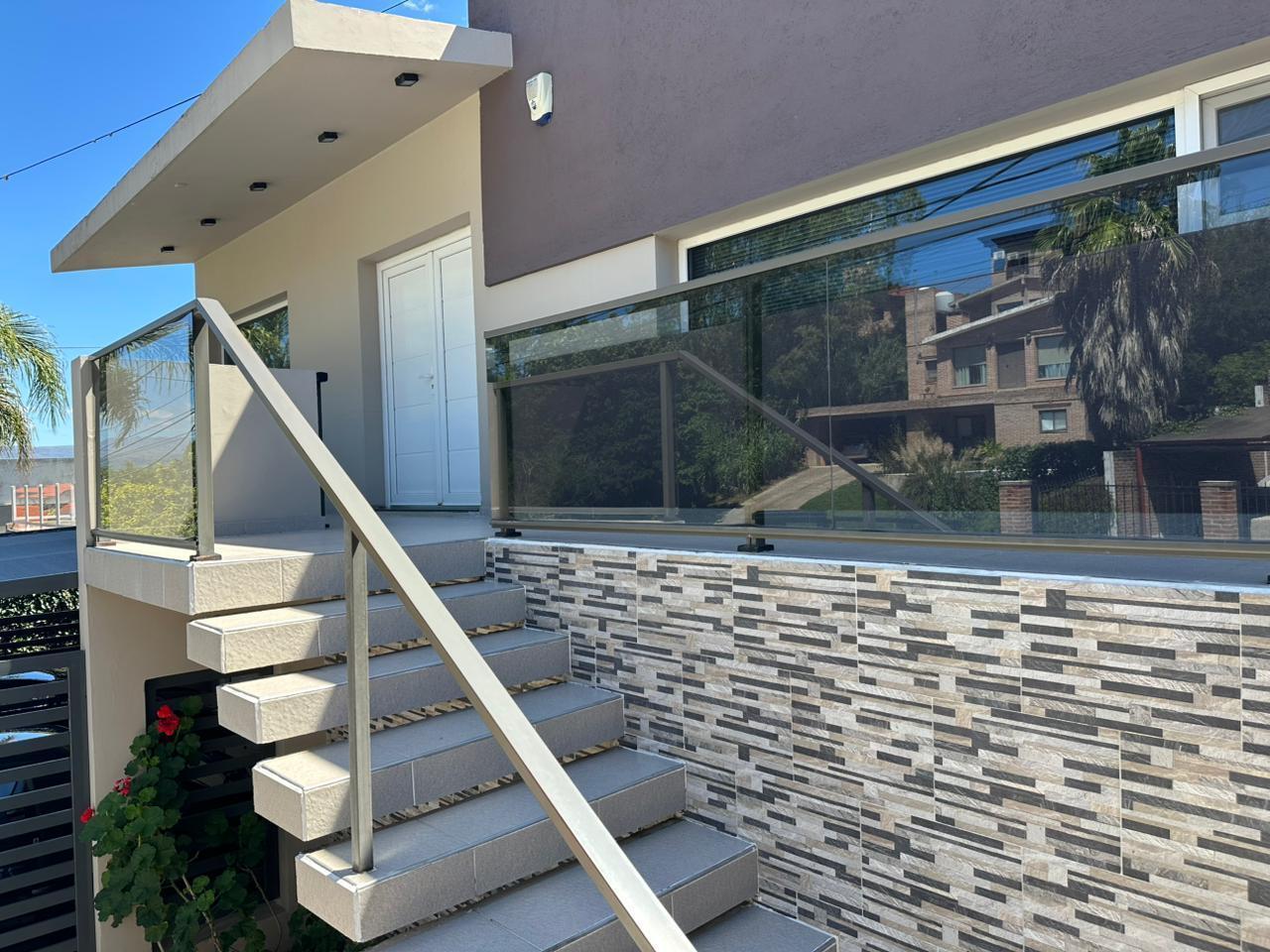 CASA EN VENTA 3 DORMITORIOS EN BECCIU