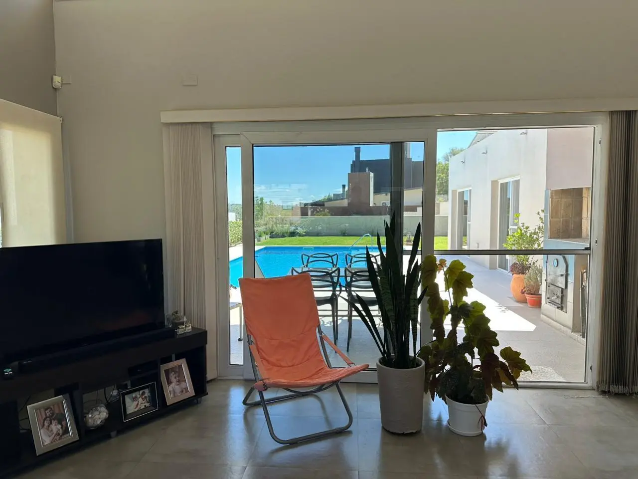 CASA EN VENTA  3 DORMITORIOS EN BECCIU 5