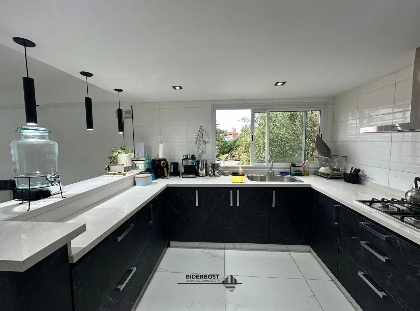 CASA MODERNA EN VENTA EN LAGO AZUL 3