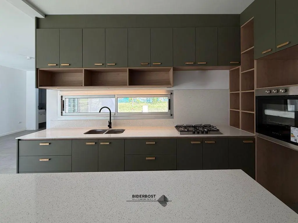 CASA EN VENTA/ALQ ANUAL EN NUEVO MALAGUEÑO 2