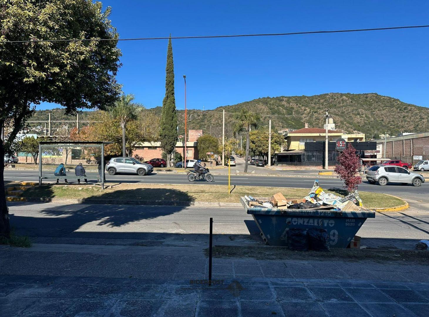 Local en Alquiler Anual Sobre Av San Martín en Villa Carlos Paz