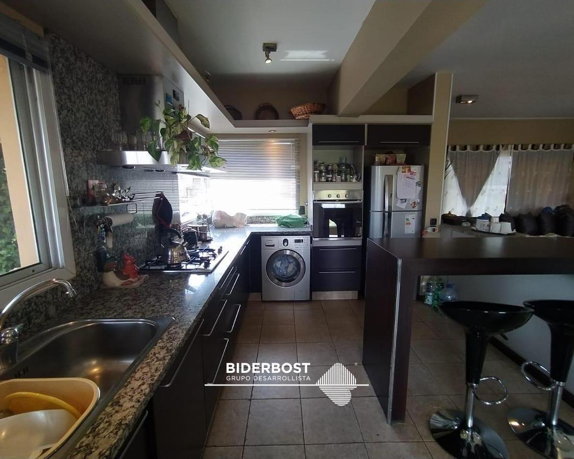 Foto de SE VENDE IMPORTANTE CASA EN B BECCIU, EXCELENTES VISTAS, imagen 1