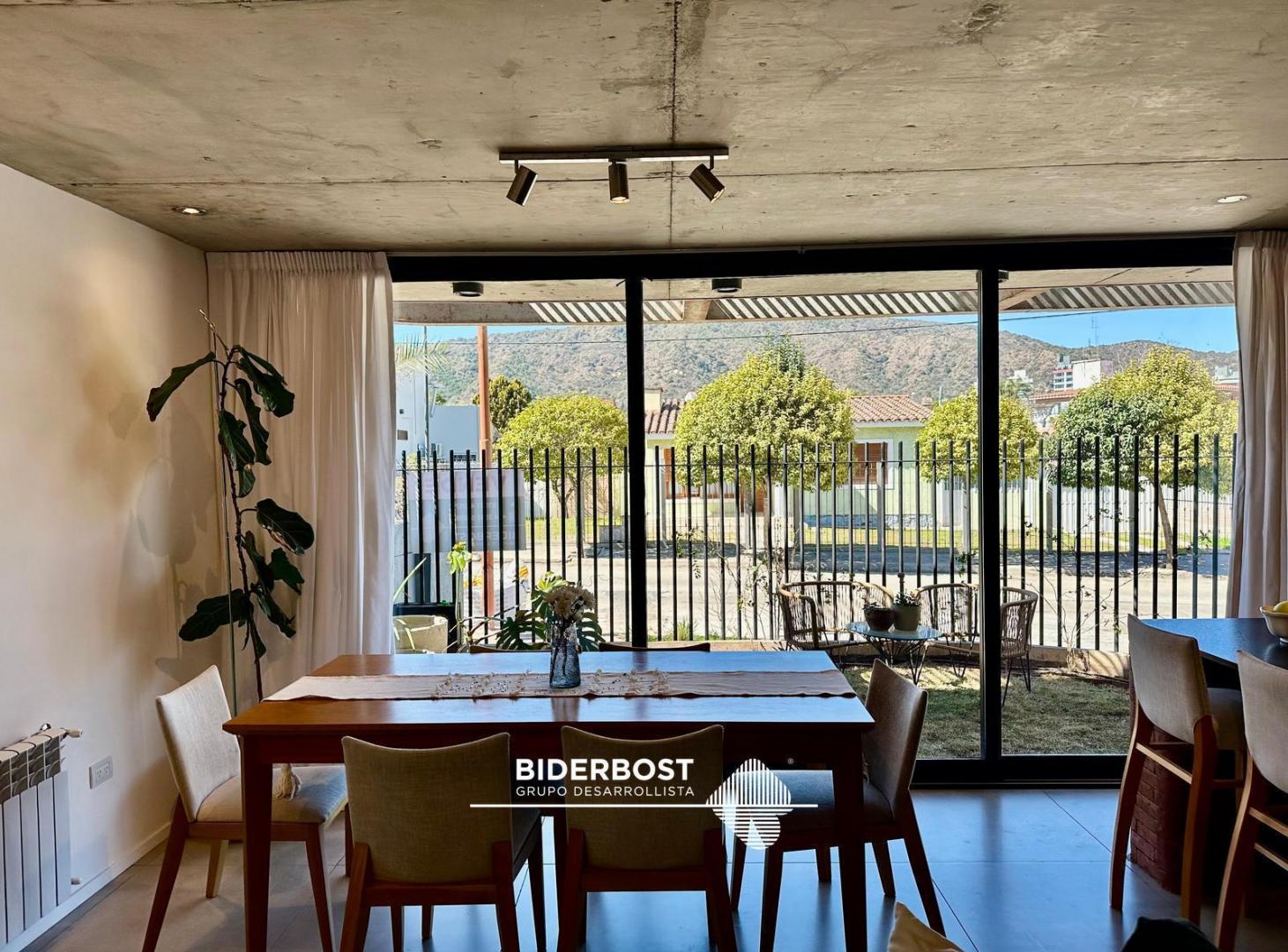 Foto de SE VENDE DEPARTAMENTO EN VILLA CARLOS PAZ FLIA DERQUI, imagen 2