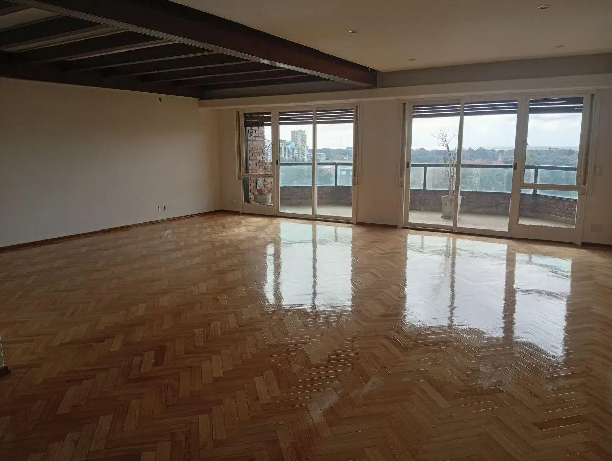 Espectacular 3 Ambientes con cochera . Amenities Full y vigilancia 24hs 2