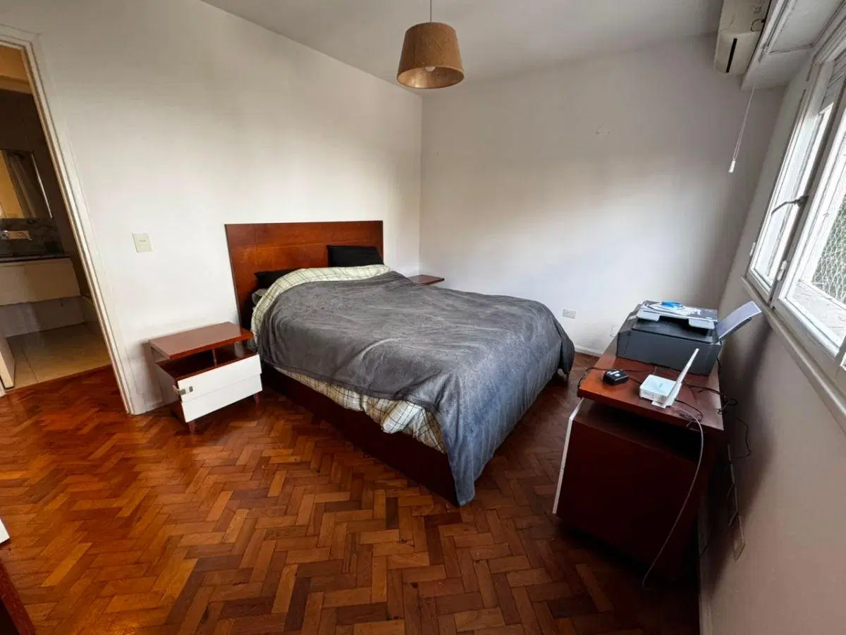 Excelente 3 Ambientes todo al frente con balcón. Reciclado 3