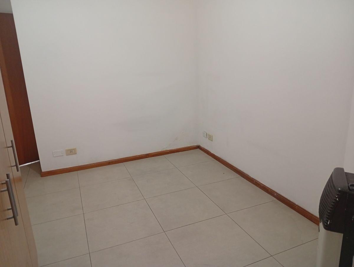 Foto de Muy lindo depto de 2 ambientes al frente con balcón corrido. Corazón de, imagen 1