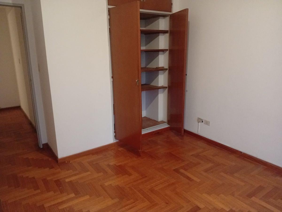 Foto de Muy lindo y super luminoso 2 ambientes an piso 4to . C/fte con balcón, imagen 3