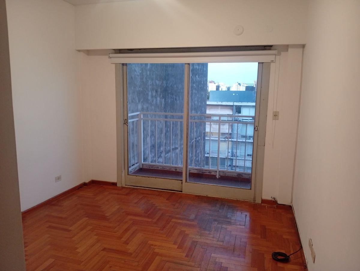 Foto de Muy lindo y super luminoso 2 ambientes an piso 4to . C/fte con balcón, imagen 2