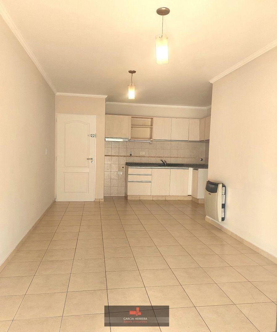 Foto de Departamento de 2 Dormitorios con Patio y Cochera en el Centro Nuevo de, imagen 1