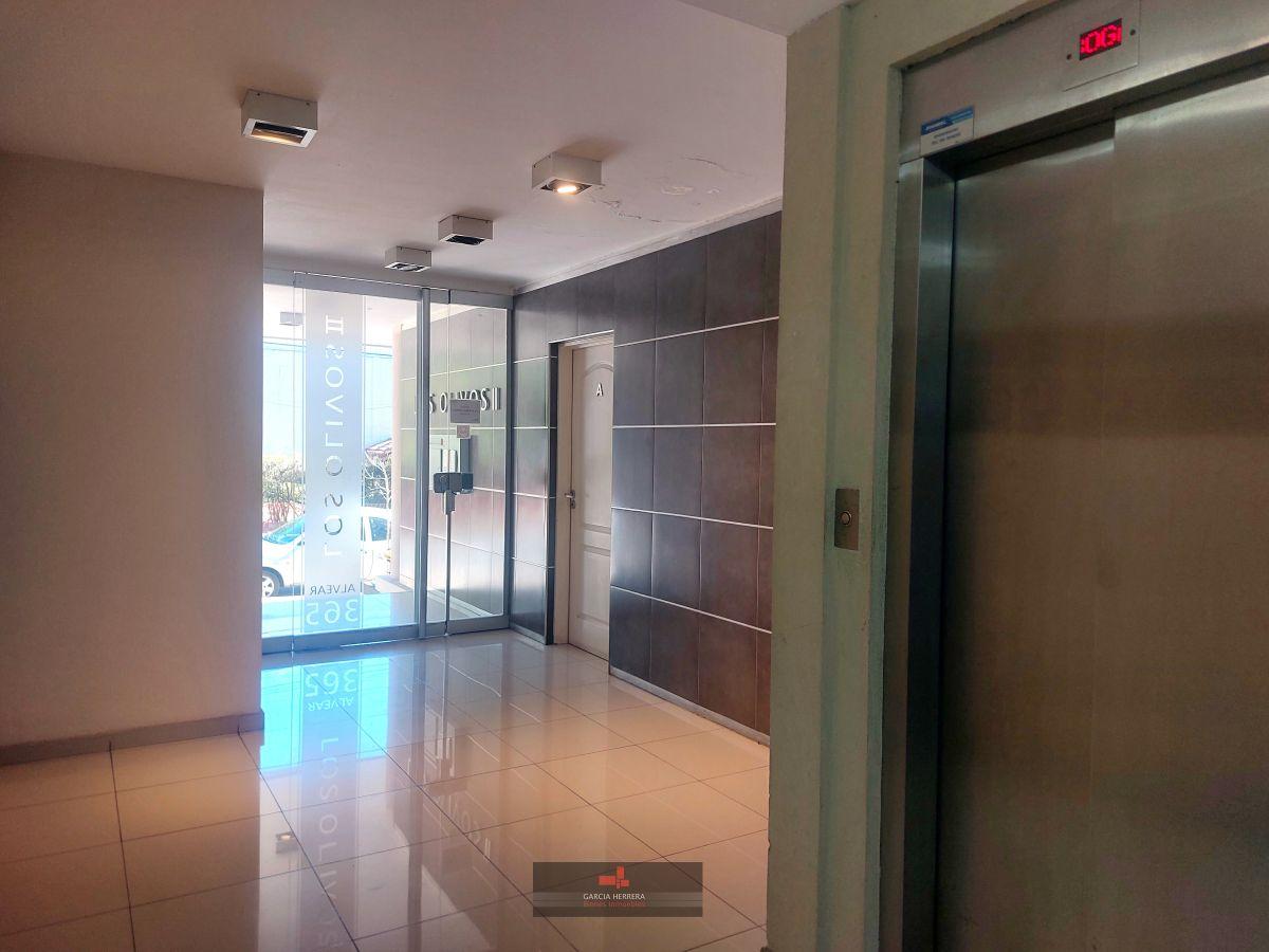 Foto de Departamento de 2 Dormitorios con Patio y Cochera en el Centro Nuevo de, imagen 4